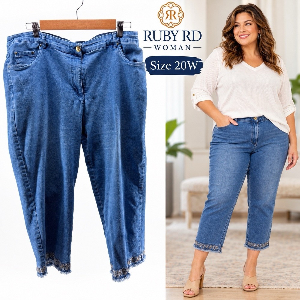 Ruby Rd Woman Size 20W Denim Capri Jeans Embroidered Frayed Hem Blue Stretch
